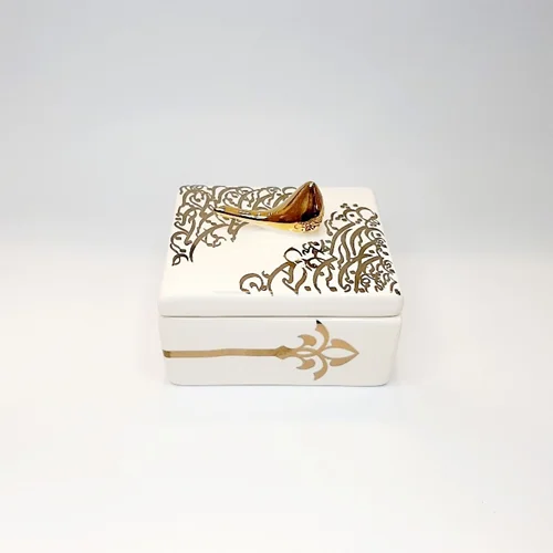 شکلات خوری مربع کوچک با نوشته طلایی و پرنده طلا کالیگرافی مثلثی