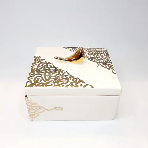 شکلات خوری مربع بزرگ با نوشته طلایی و پرنده طلا کالیگرافی مثلثی