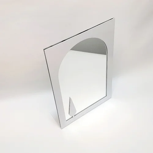 آینه سرو با قاب فلزی سفید