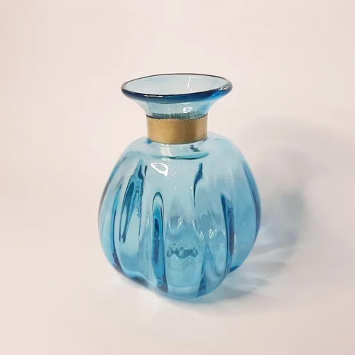 گلدان شیشه ای کوچک چهارگوش آبی